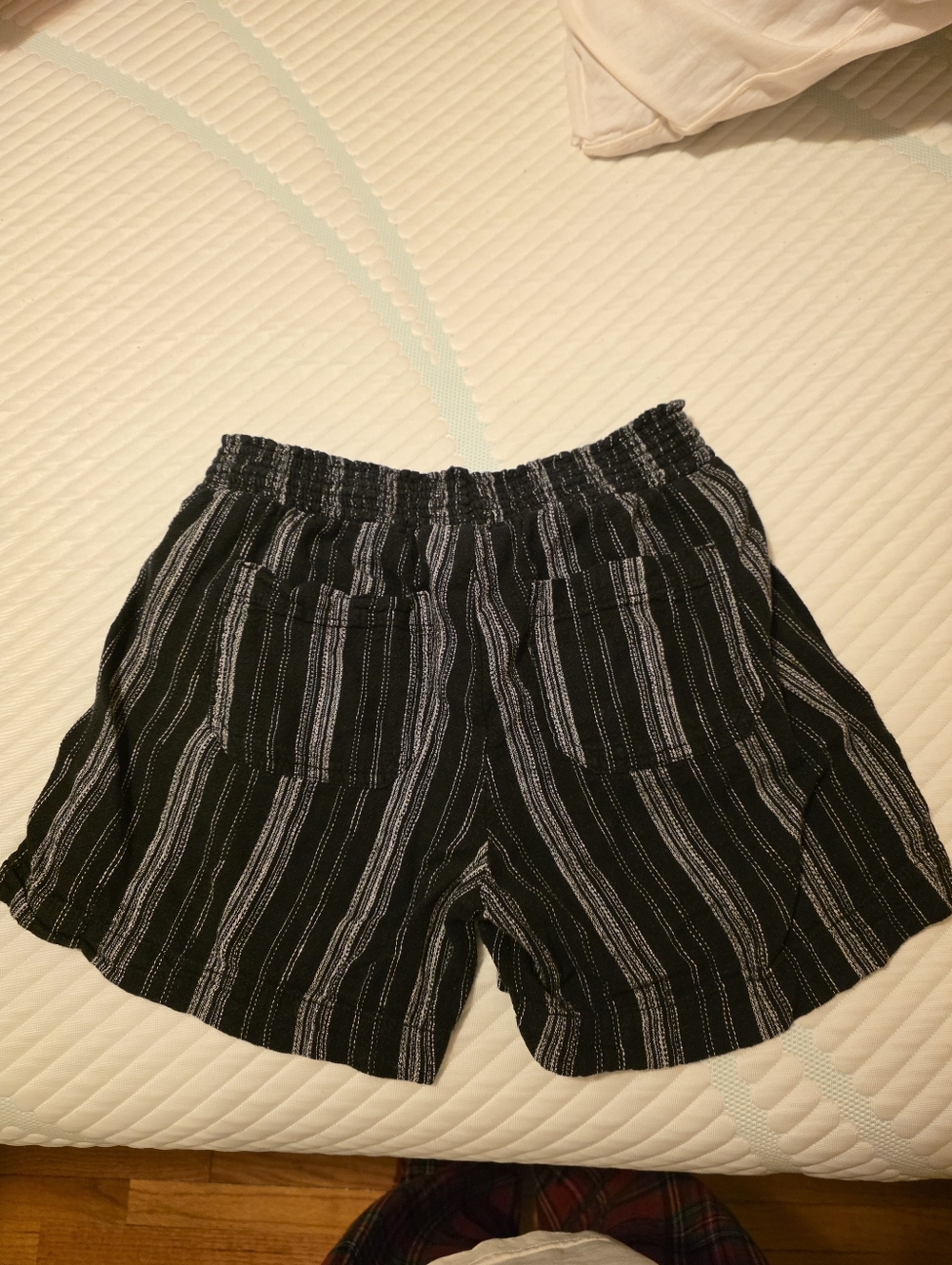 Briggs New York Black Striped Women's Shorts - SM - Picture 2 of 3